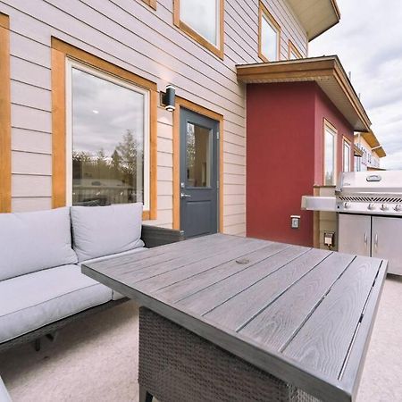 Oasis Getaway, Mins To Lake, King Bed, Dbl Garage Invermere Buitenkant foto