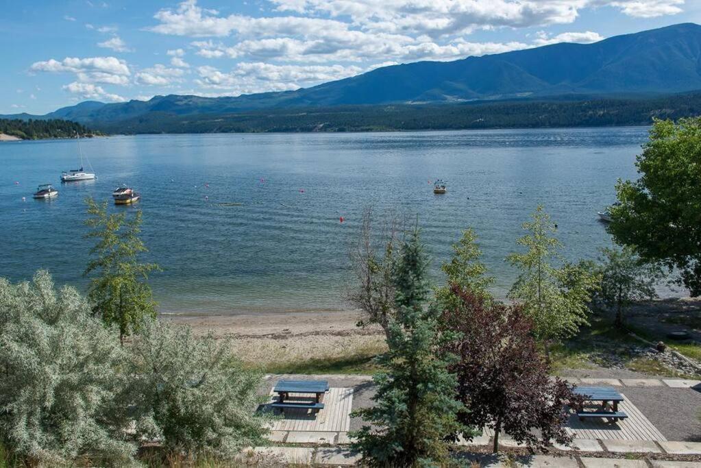 Oasis Getaway, Mins To Lake, King Bed, Dbl Garage Invermere Buitenkant foto