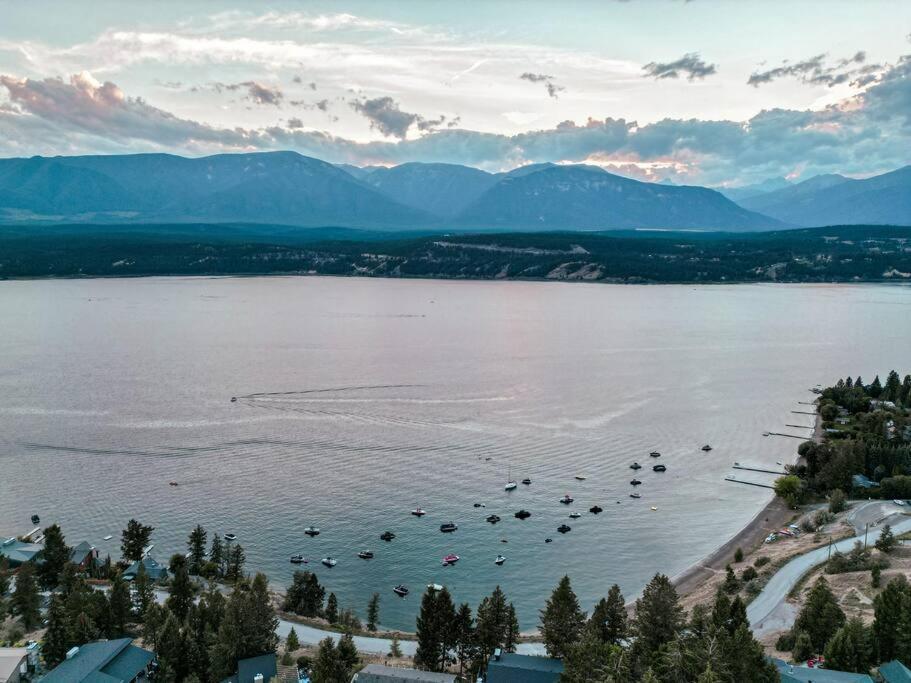 Oasis Getaway, Mins To Lake, King Bed, Dbl Garage Invermere Buitenkant foto